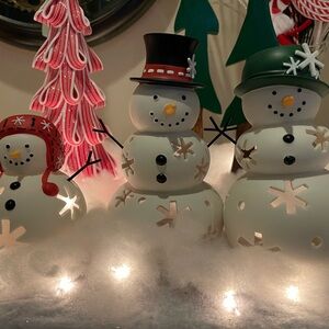 PartyLite Snow Family